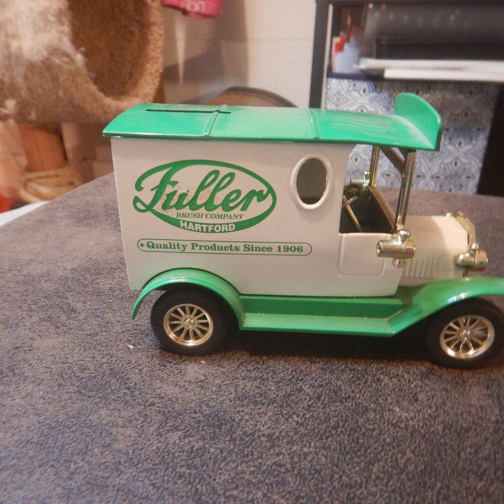 Fuller Brush Truck Collectible Bank > Die-Cast Met